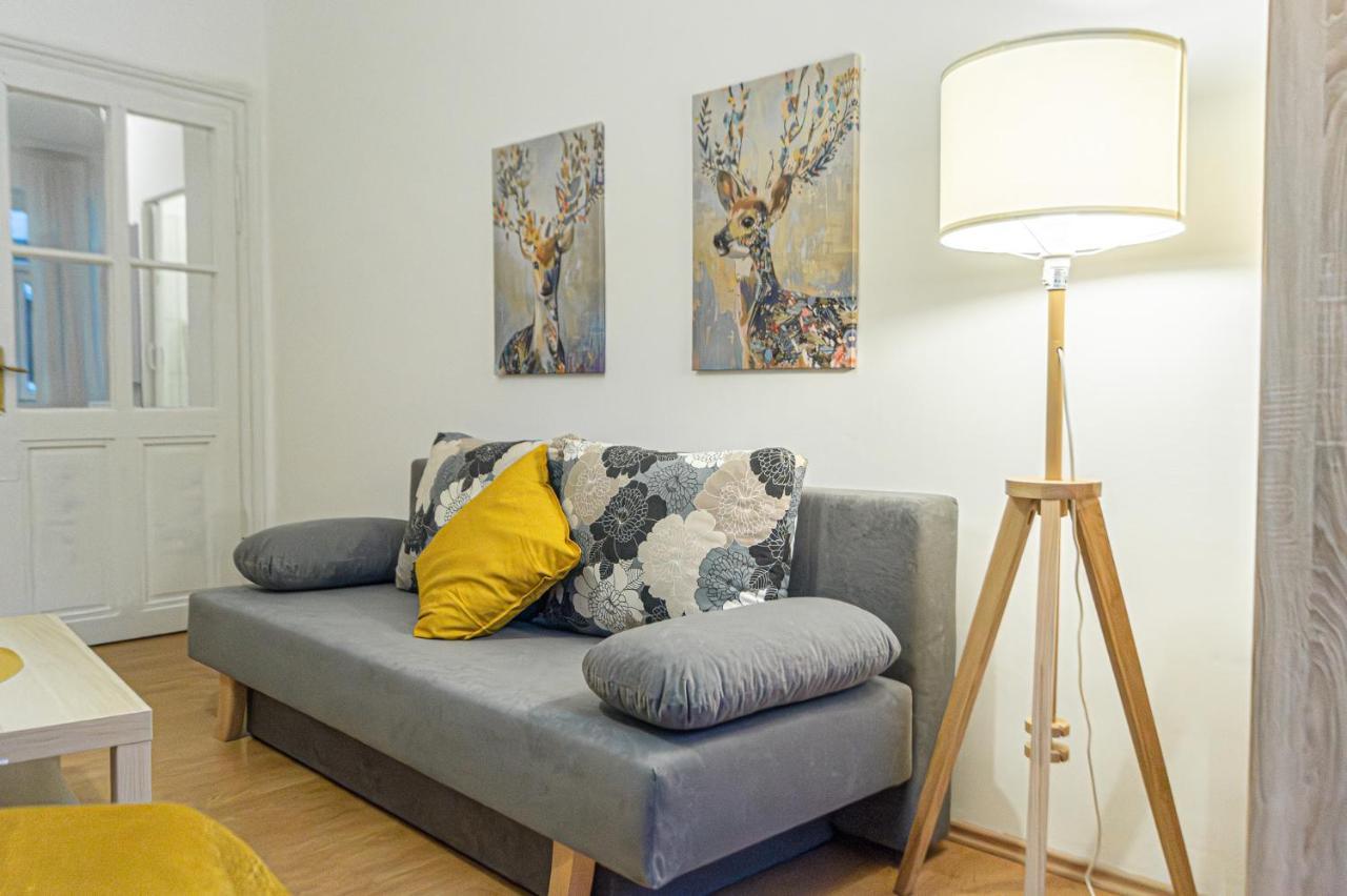 Economy 1Br Apartment Well Connected To The Whole City Відень Екстер'єр фото